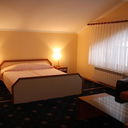 Kovanlika Hotel Razgrad المظهر الخارجي الصورة